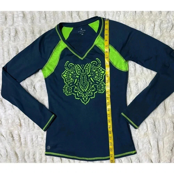 ATHLETA Women’s V-Neck Mosaic Cutout Long Sleeve Shirt - Picture 3 of 11